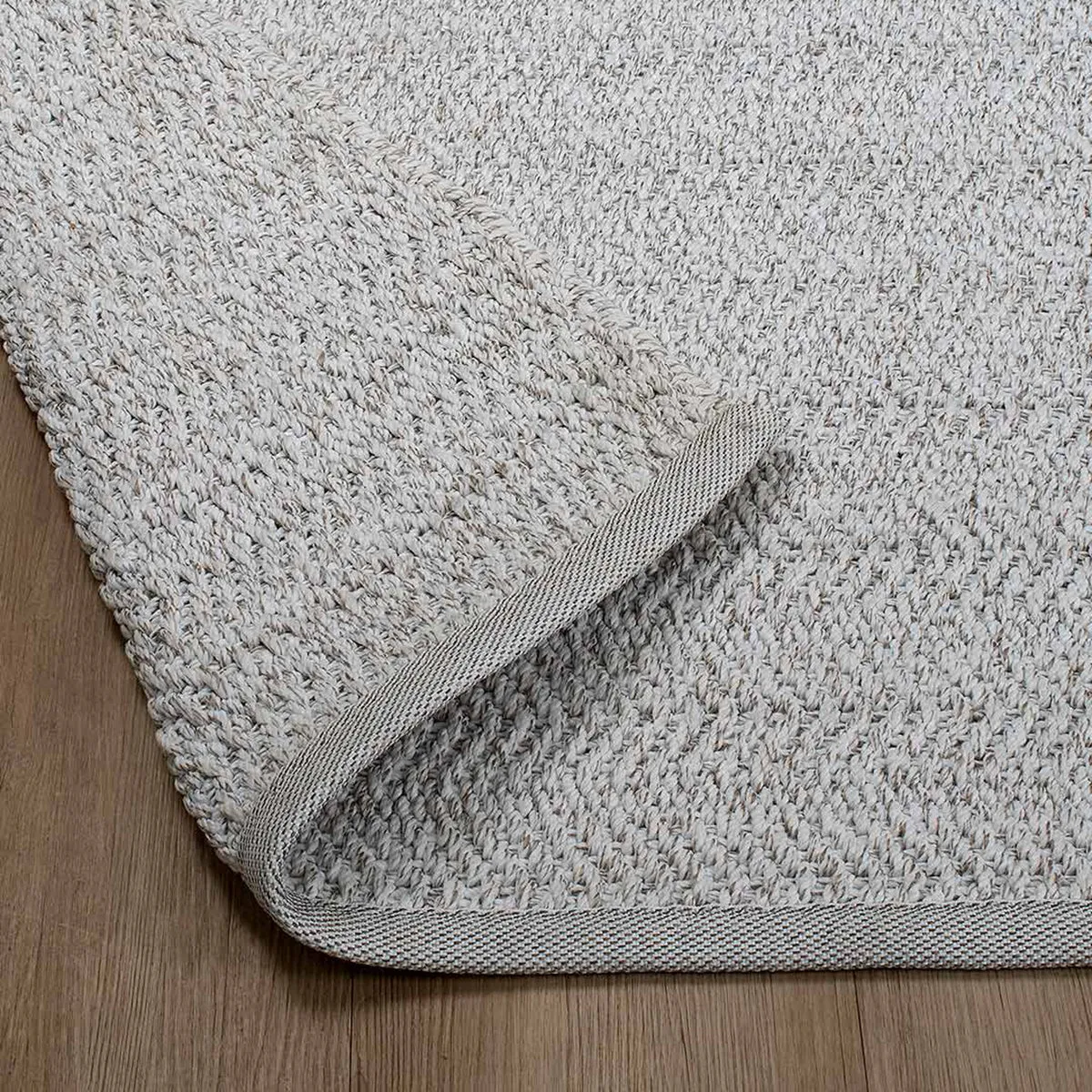 Ascot Rug (Ivory)